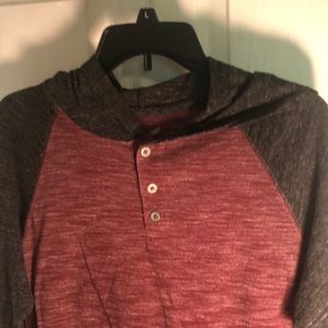 Casual hooded long sleeve t-shirt